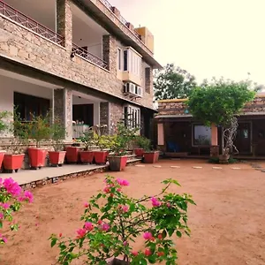 https://devra-udaipur.udaipurhotels.org