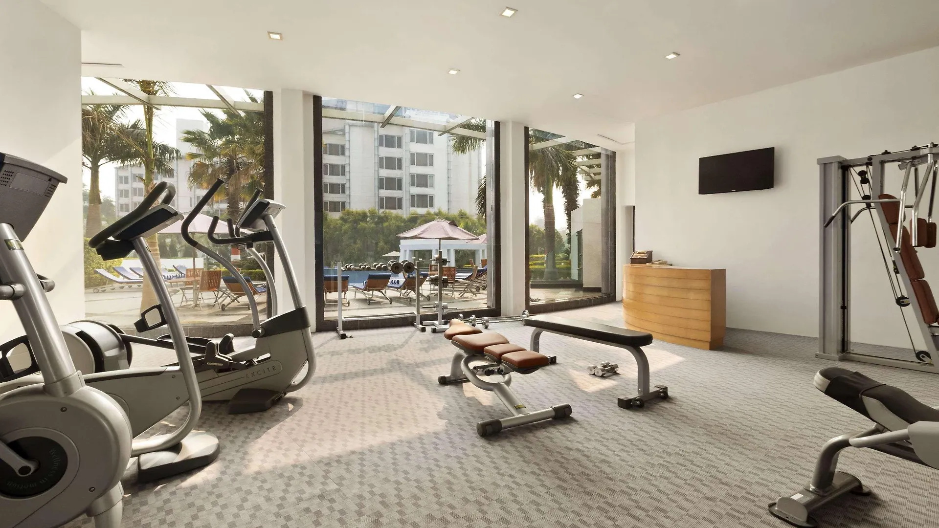 Ramada Plaza By Wyndham Jhv Varanasi 5*,
